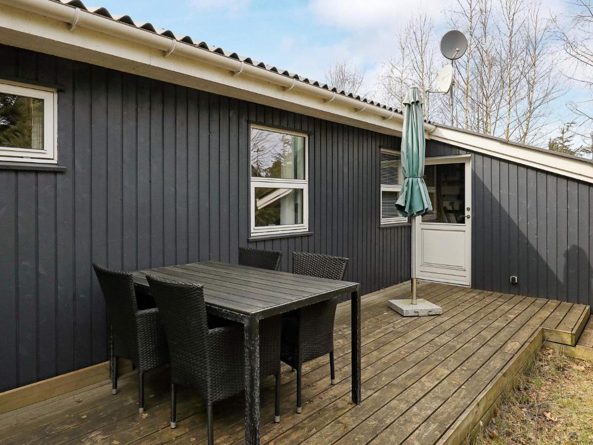 Three-Bedroom Holiday Home In Vaeggerlose 6 Bøtø By 外观 照片