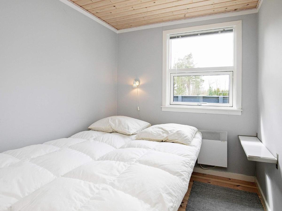 Three-Bedroom Holiday Home In Vaeggerlose 6 Bøtø By 外观 照片