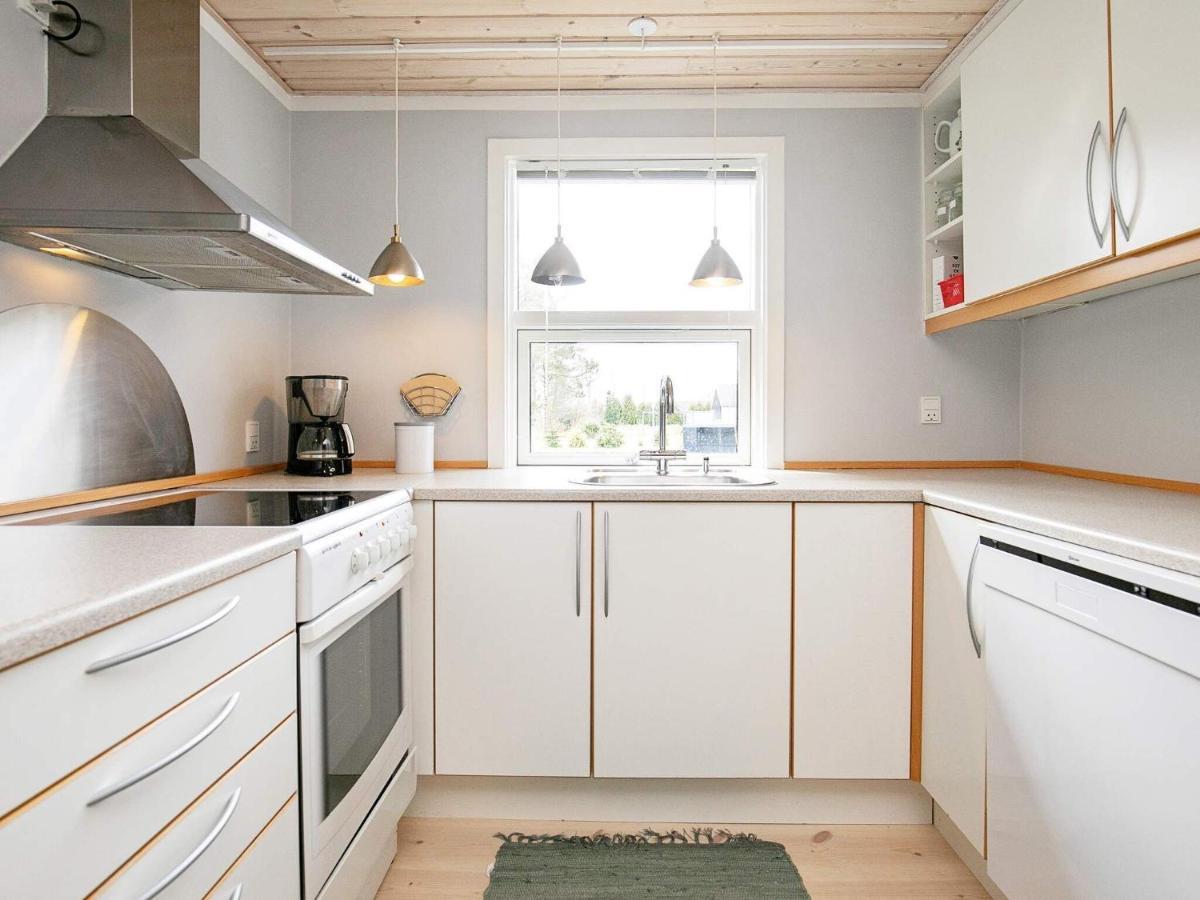 Three-Bedroom Holiday Home In Vaeggerlose 6 Bøtø By 外观 照片